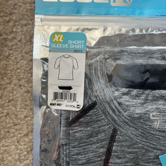 NWT Heat Out Cool'R Men’s Black and Gray Short Sleeve Performance Athletic Shirt - Picture 4 of 4